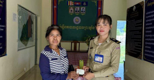 ខេត្តព្រះវិហារ៖ នៅថ្ងៃព្រហស្បតិ៍ ៤រោច ខែពិសាខ ឆ្នាំម្សាញ់ សប្តស័ក ព.ស២៥៦៩ ត្រូវនឹងថ្ងៃទី១៥ ខែឧសភា ឆ្នាំ២០២៥ សកម្មភាពជំនាញ នៃស្នងការដ្ឋាននគរបាលខេត្តព្រះវិហារបានបំពេញបែបបទផ្តល់ និងបន្តសុពលភាព