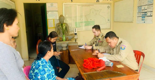 ខេត្តកំពង់ចាម៖ នៅថ្ងៃពុធ ៩កើត ខែជេស្ឋ ឆ្នាំម្សាញ់ សប្តស័ក ព.ស២៥៦៩ ត្រូវនឹងថ្ងៃទី៤ ខៃមិថុនា ឆ្នាំ២០២៥ សកម្មភាពការិយាល័យជំនាញអត្តសញ្ញាណបណ្ណសញ្ជាតិខ្មែរ នៃស្នងការដ្ឋាននគរបាលខេត្តកំពង់ចាម បានបំពេញបែបបទផ្តល់ និងបន្តសុពលភាព