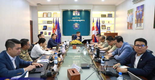 ឯកឧត្តម ឧត្តមសេនីយ៍ឯក បណ្ឌិត តុប នេត អញ្ជើញដឹកនាំកិច្ចប្រជុំ ស្ដីពីការរៀបចំសន្លឹកអត្តសញ្ញាណបណ្ណសញ្ជាតិខ្មែរគំរូថ្មី